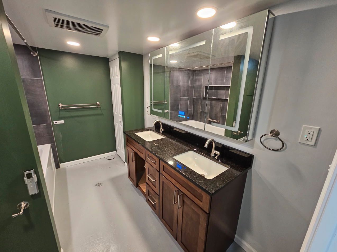 Custom remodeled kitchen by OnPoint Construction